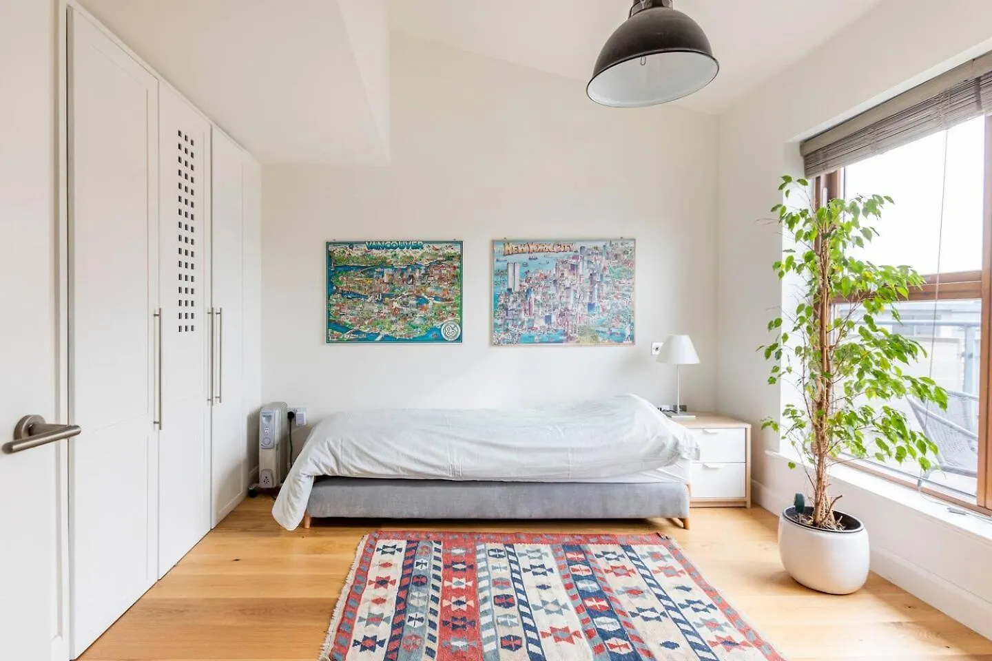 Spacious Bright Room W/Private Br, View & Terrace. London